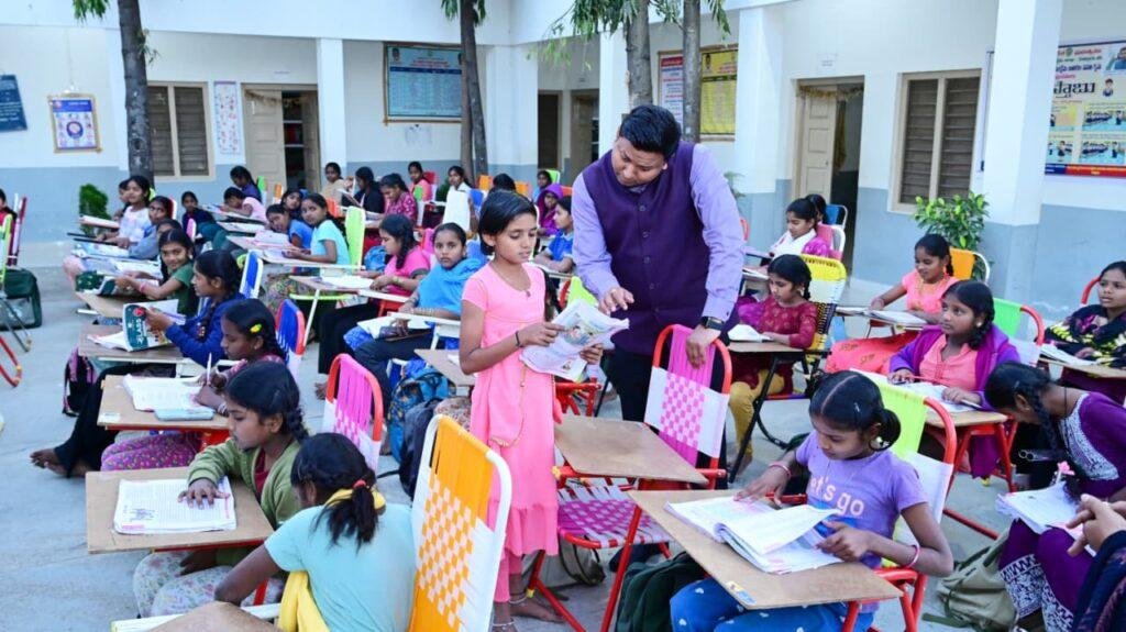 సాంఘిక సంక్షేమ బాలికల వసతి గృహాన్ని ఆకస్మిక తనిఖీ చేసిన జిల్లా కలెక్టర్ నిశాంత్ కుమార్.