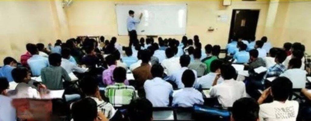 కోచింగ్ సెంటర్లపై ఏపీ ప్రభుత్వ కొరడా …  రోజుకు 5 గంటలే బోధన