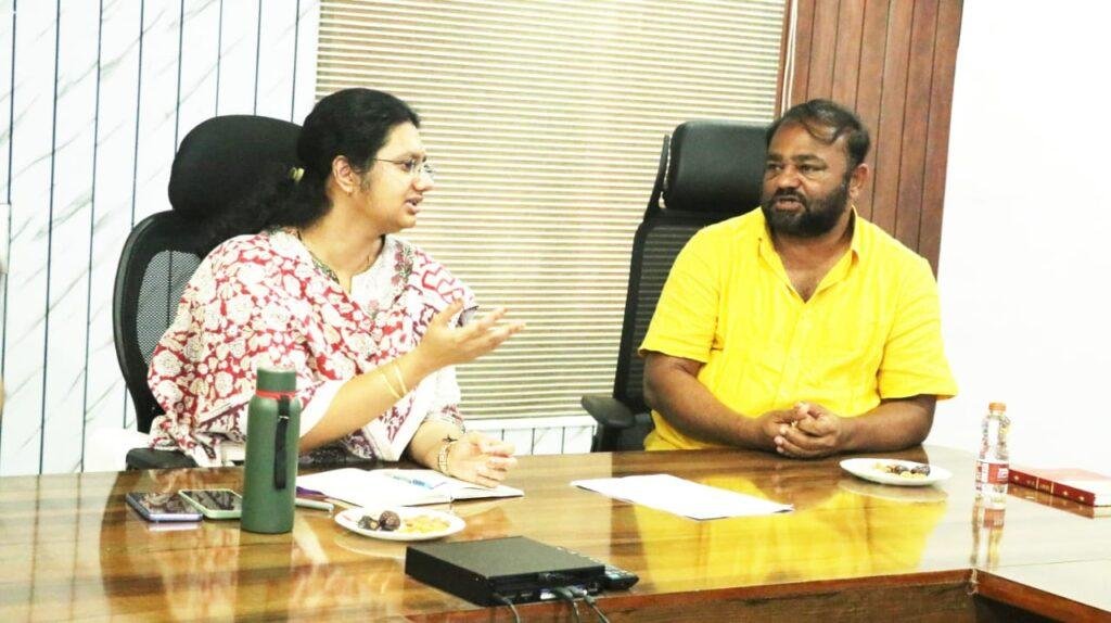 బాధితులకు న్యాయం చేస్తూనే రైల్వే అండర్ బ్రిడ్జి నిర్మాణం; చమర్తి జగన్మోహన్ రాజు