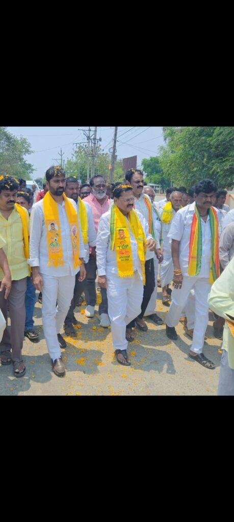 టిడిపి ఆవిర్భావ వేడుకల్లో పాల్గొన్న గ్రామ కమిటీ అధ్యక్షులు పాలూరు సుధా