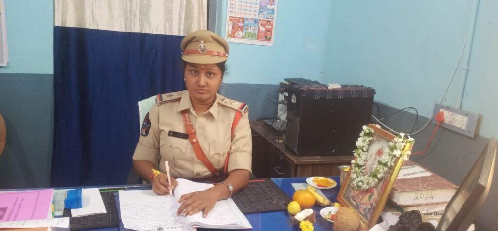 బెట్టింగులకు పాల్పడితే కఠిన చర్యలు; వీరబల్లి ఎస్ఐ