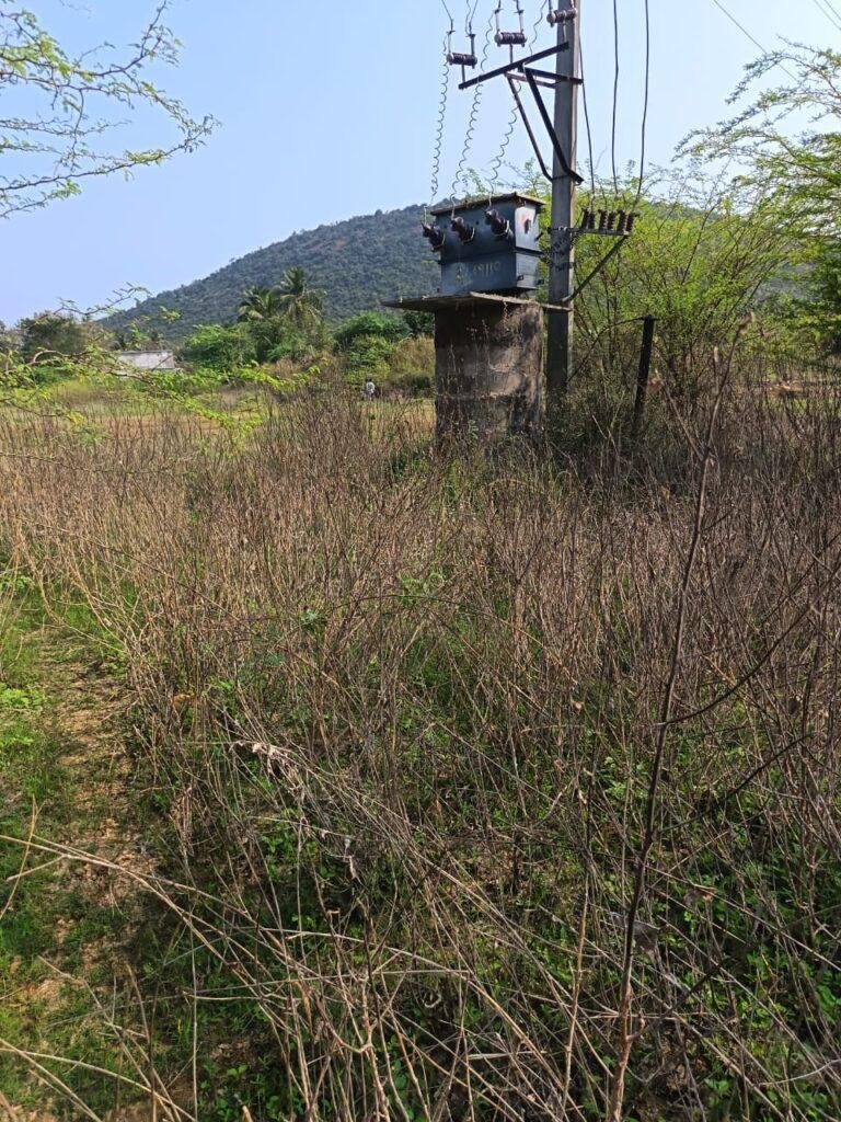 చెరువులో అక్రమంగా ఏర్పాటుచేసిన ట్రాన్స్ఫార్మర్లు తొలగించాలి