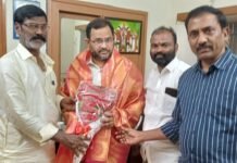 సుగవాసి ప్రసాద్ బాబును కలిసిన శనివారపు మోహన్ రెడ్డి