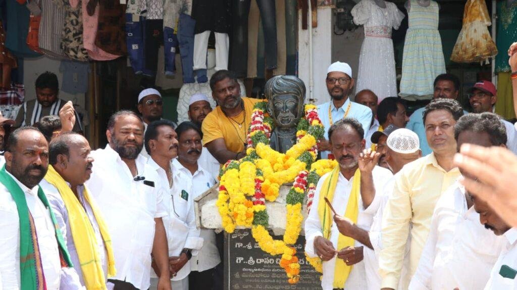 జ్యోతీ రావు పూలే ఆశయాలకు అనుగుణంగా బడుగు బలహీన వర్గాల కోసం పని చేస్తాం;చమర్తి జగన్ మోహన్ రాజు