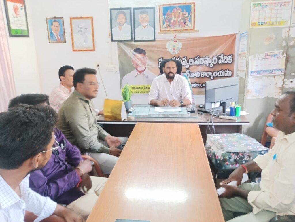 పుల్లంపేట తాహసిల్దారు గా మురళీకృష్ణ బాధ్యతలు