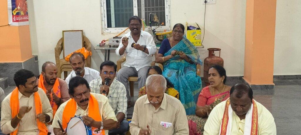 విశ్వహిందు పరిషత్  ఆధ్వర్యములో జరిగిన భజనాకార్యక్రమములో
