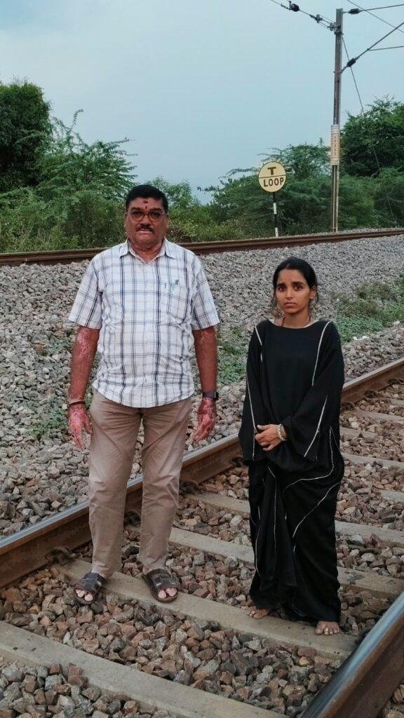 ఆత్మహత్య యత్నానికి పాల్పడిన మహిళను కాపాడిన రైల్వే కోడూరు పోలీసులు